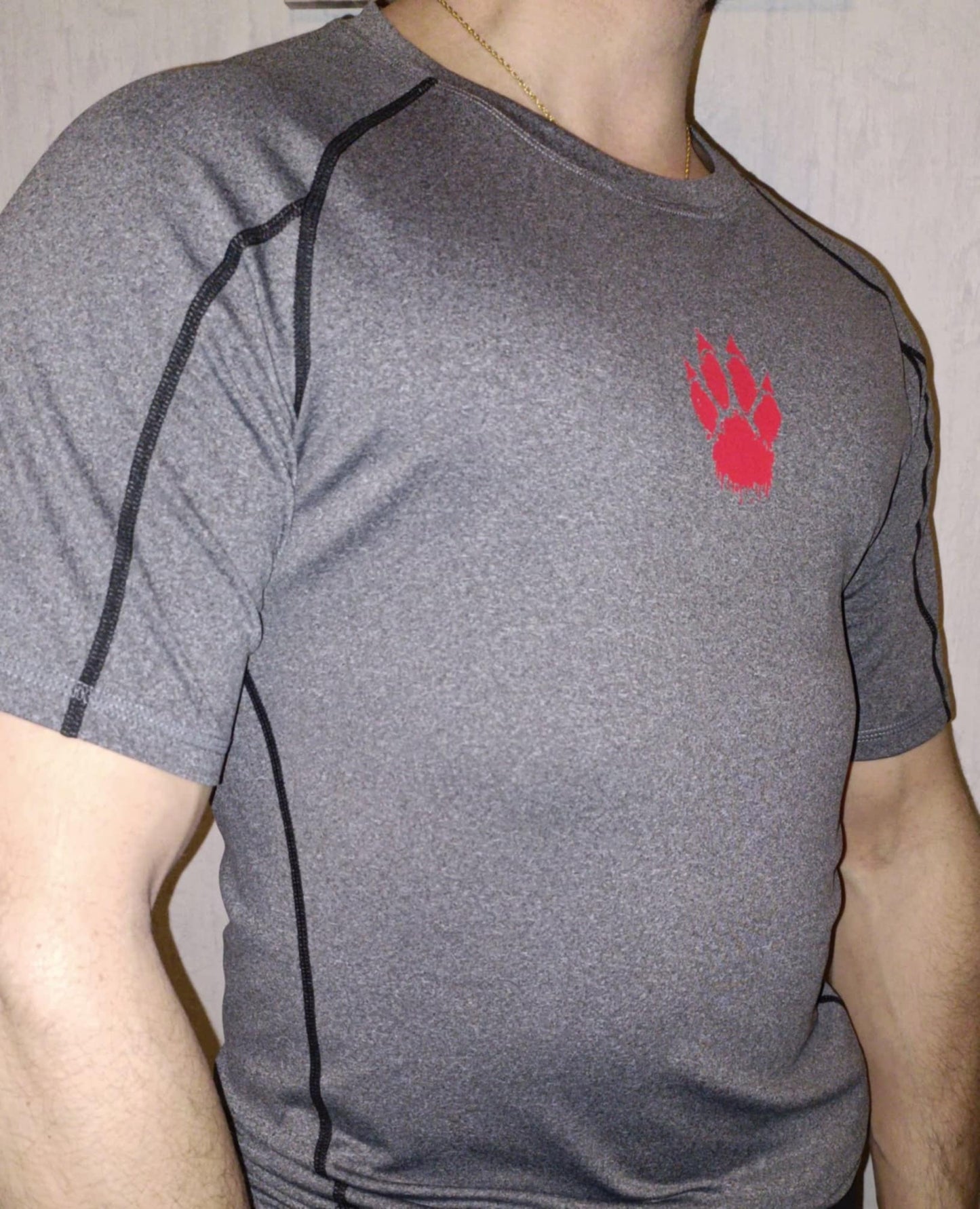 T-shirt compressé homme gris motif rouge
