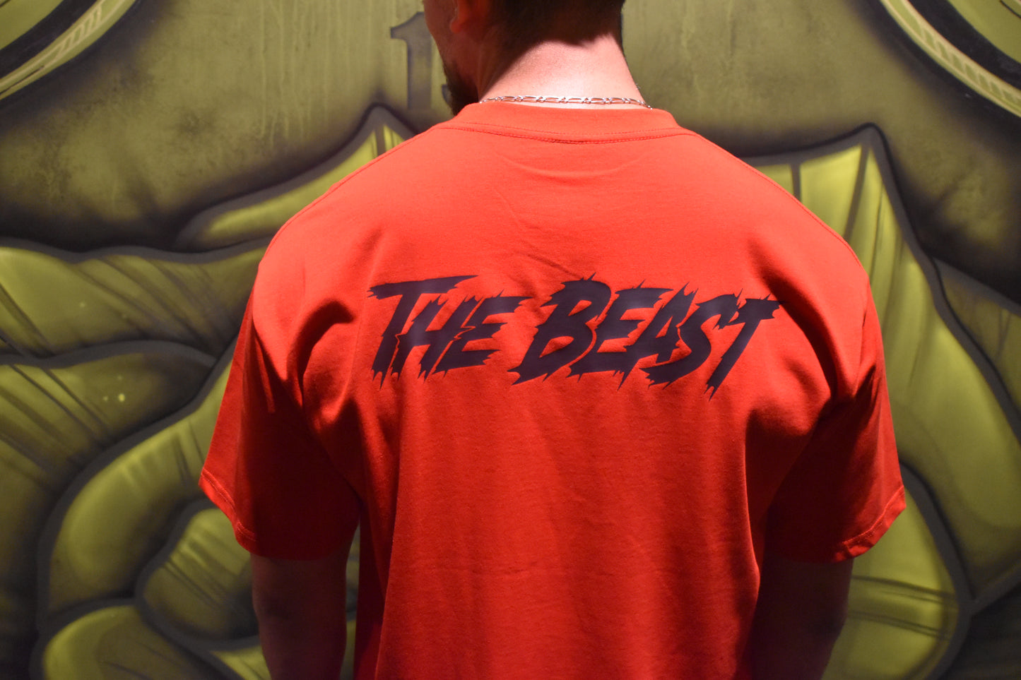 T-shirt oversize rouge motif noir