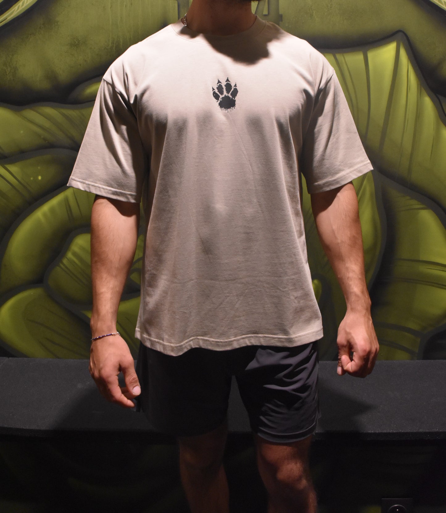 T-shirt oversize beige motif noir