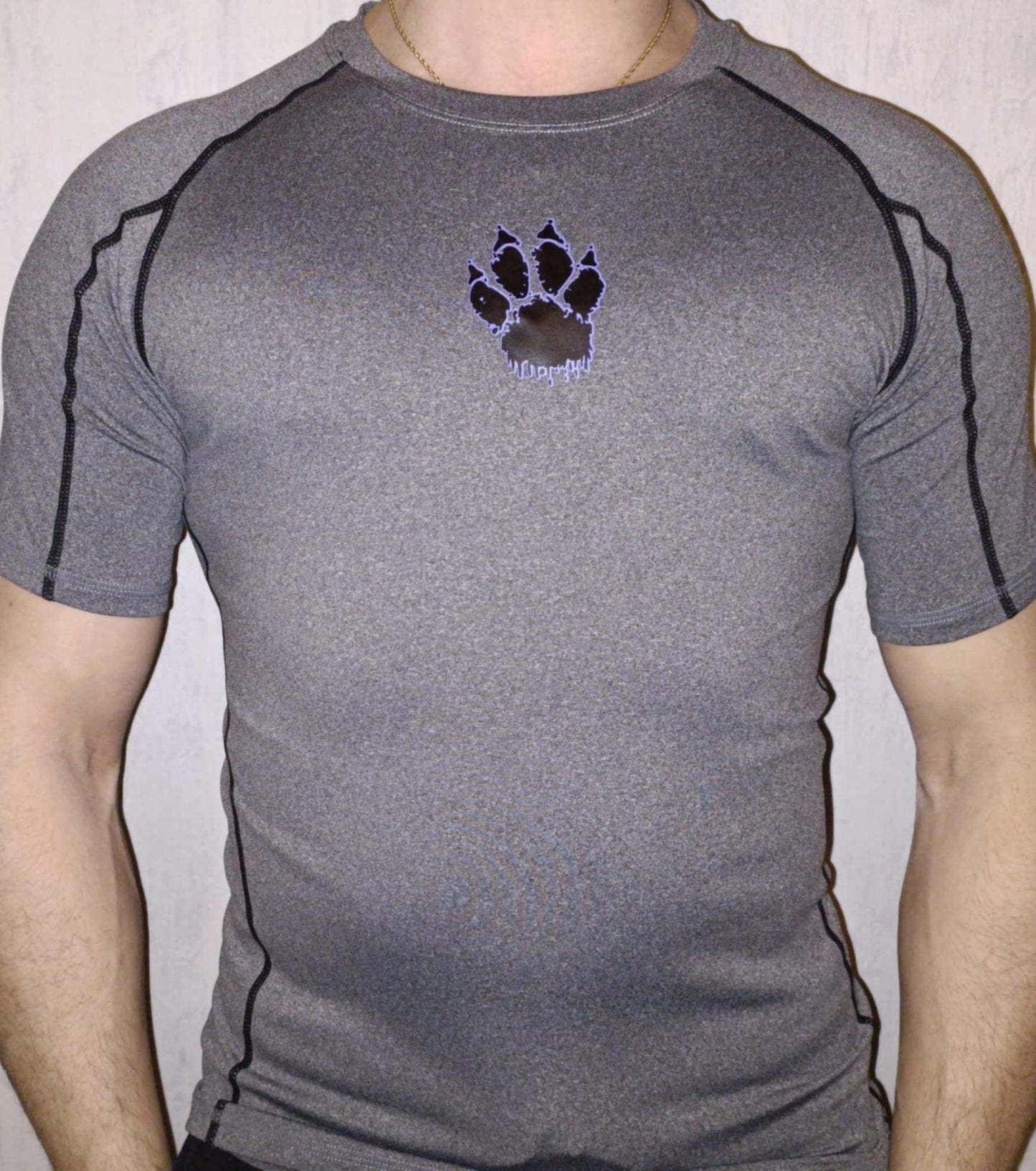 T-shirt compressé homme gris motif noir