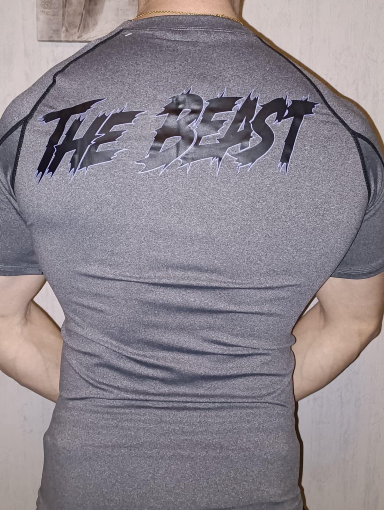T-shirt compressé homme gris motif noir